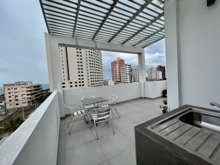 BRAND-NEW, BEAUTIFUL CONDO NEAR THE BEACH WITH A JACUZZI — photo 21