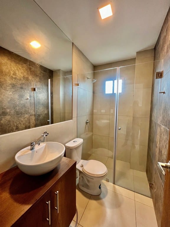 BRAND-NEW, BEAUTIFUL CONDO NEAR THE BEACH WITH A JACUZZI — photo 10