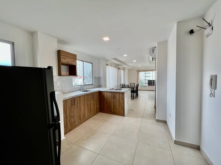 BRAND-NEW, BEAUTIFUL CONDO NEAR THE BEACH WITH A JACUZZI — photo 5