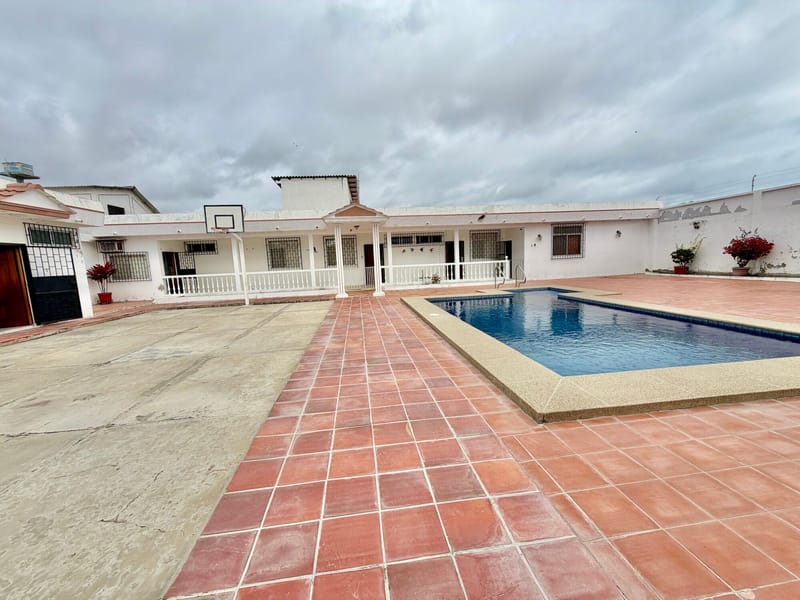 SALINAS DUNAS 2: 600 M2 FOR SALE, INCLUDING A HOUSE AND A SWIMMING POOL  — photo 3