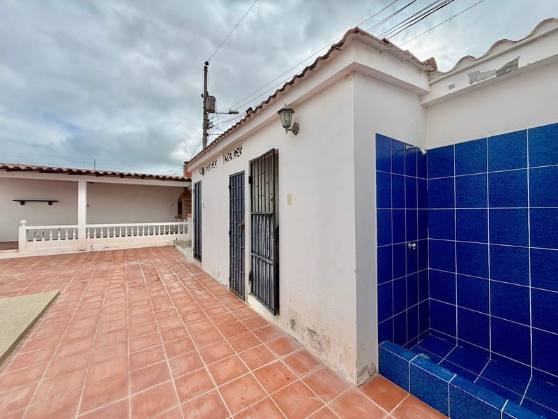 SALINAS DUNAS 2: 600 M2 FOR SALE, INCLUDING A HOUSE AND A SWIMMING POOL  — photo 4