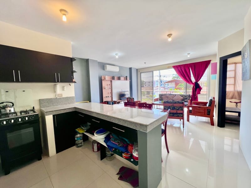 SALINAS SAN LORENZO 3/2, JUST 3 BLOCKS FROM THE BEACH, WITH A POOL — photo 10
