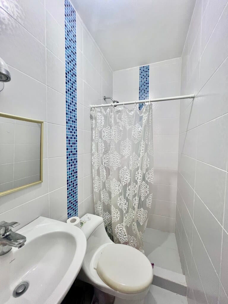 SALINAS SAN LORENZO 3/2, JUST 3 BLOCKS FROM THE BEACH, WITH A POOL — photo 12