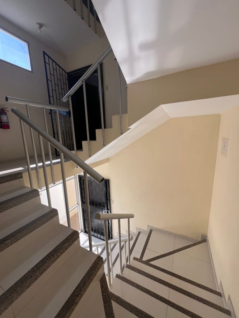 SALINAS SAN LORENZO 3/2, JUST 3 BLOCKS FROM THE BEACH, WITH A POOL — photo 16