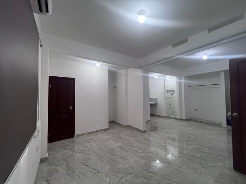 CONJUNTO PRIVADO: REMODELADA ÚNICA CON PATIO GIGANTE — foto 22