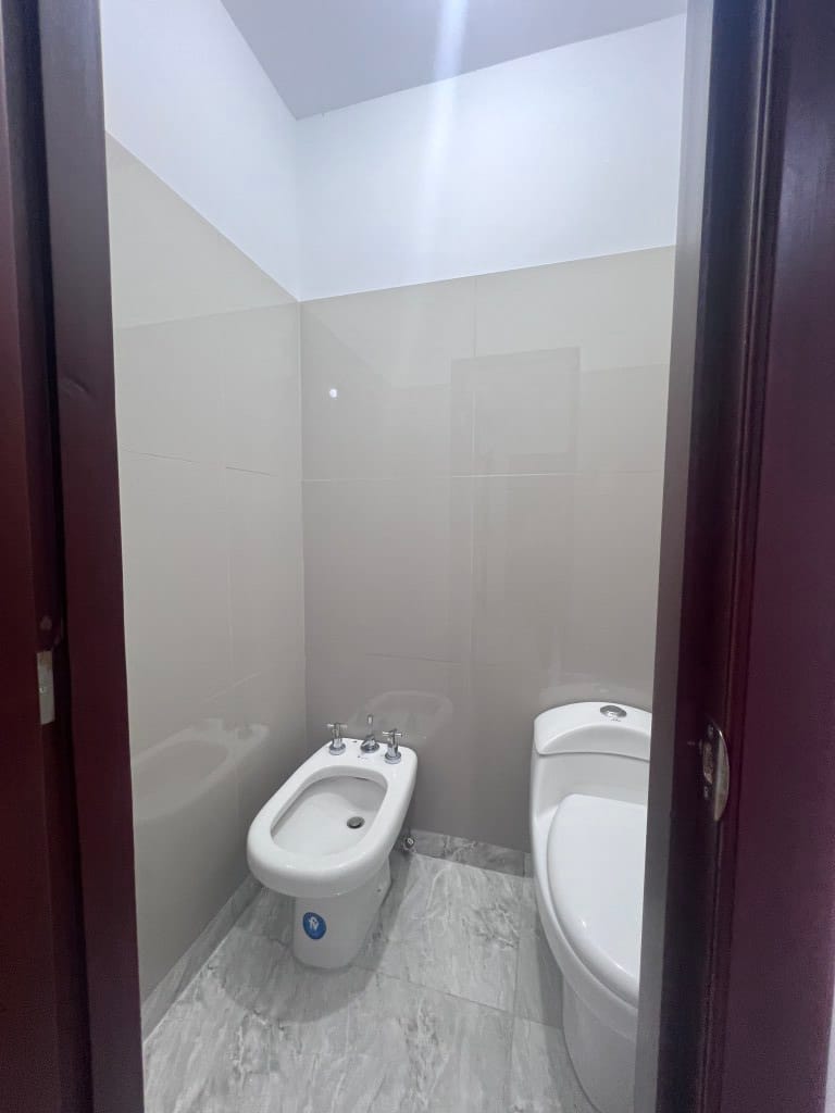 CONJUNTO PRIVADO: REMODELADA ÚNICA CON PATIO GIGANTE — foto 16