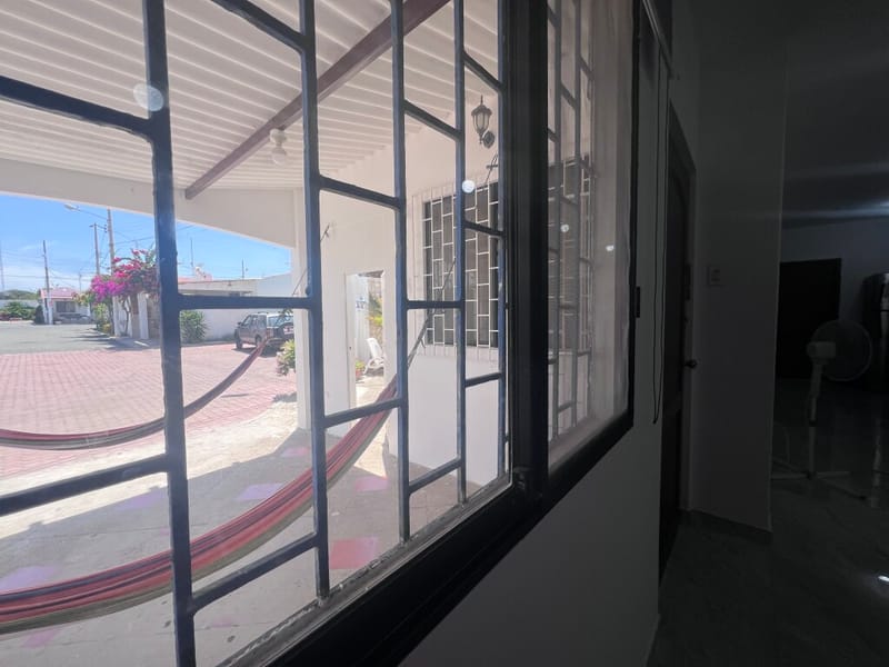 CONJUNTO PRIVADO: REMODELADA ÚNICA CON PATIO GIGANTE — foto 23