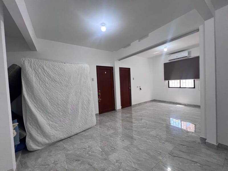 CONJUNTO PRIVADO: REMODELADA ÚNICA CON PATIO GIGANTE — foto 11