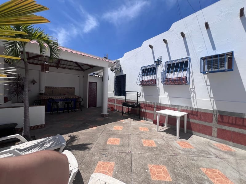 CONJUNTO PRIVADO: REMODELADA ÚNICA CON PATIO GIGANTE — foto 7