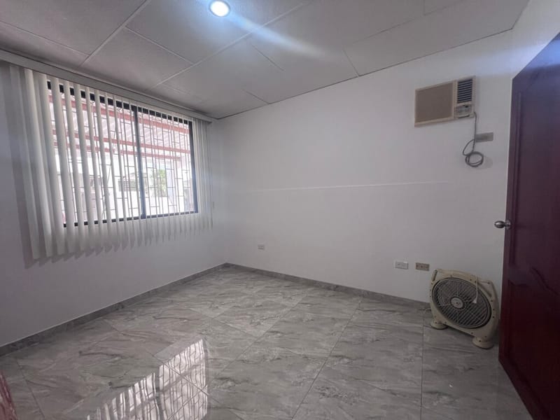 CONJUNTO PRIVADO: REMODELADA ÚNICA CON PATIO GIGANTE — foto 19