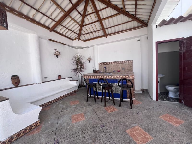 CONJUNTO PRIVADO: REMODELADA ÚNICA CON PATIO GIGANTE — foto 13