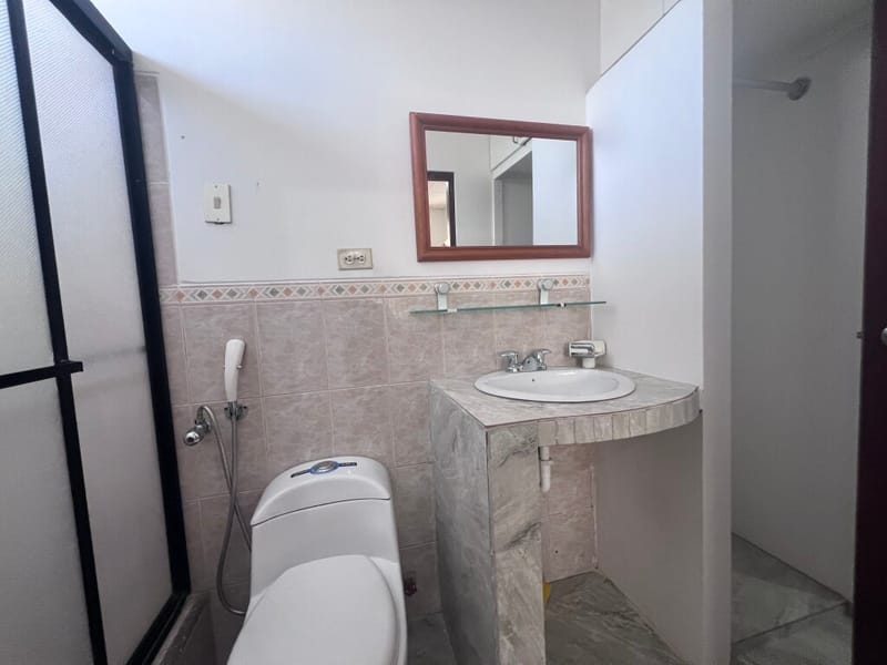 CONJUNTO PRIVADO: REMODELADA ÚNICA CON PATIO GIGANTE — foto 17