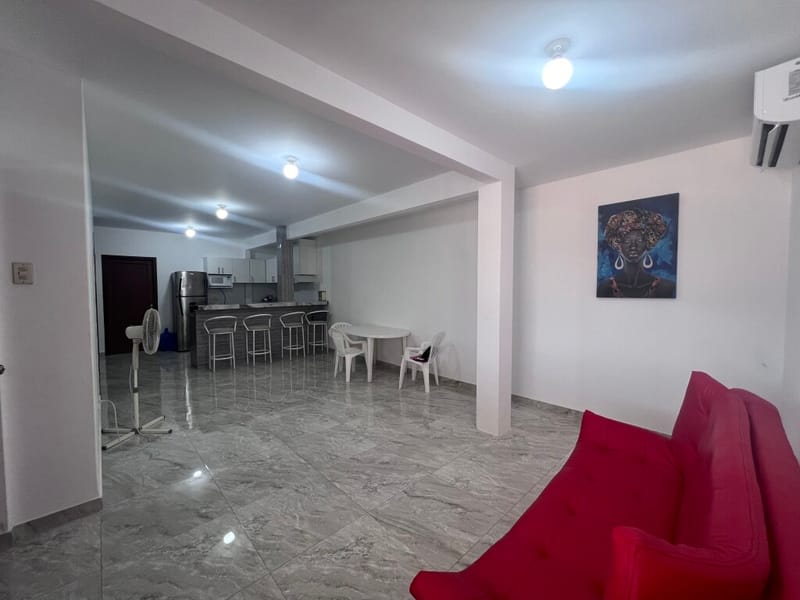 CONJUNTO PRIVADO: REMODELADA ÚNICA CON PATIO GIGANTE — foto 24