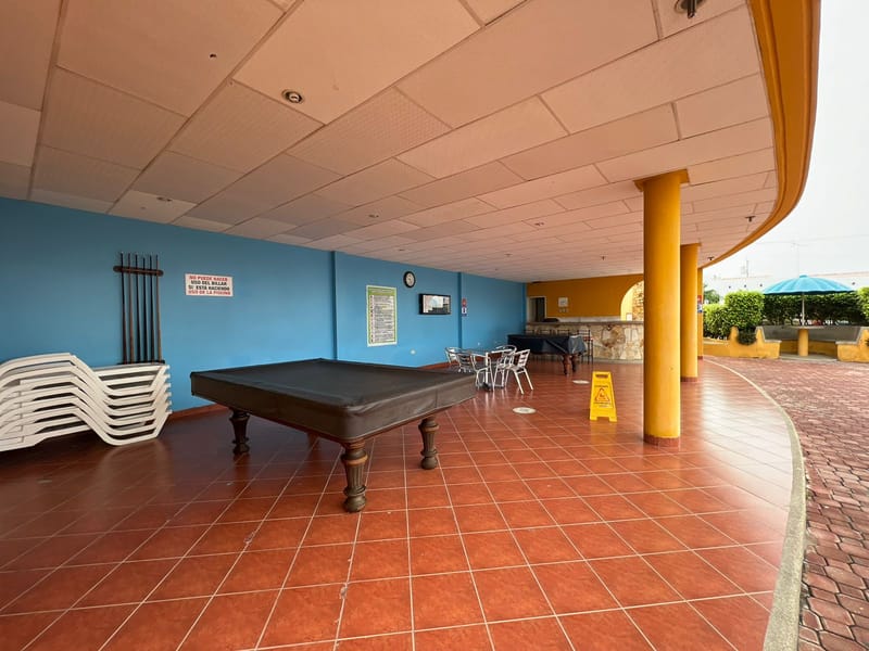 CONJUNTO PRIVADO: REMODELADA ÚNICA CON PATIO GIGANTE — foto 3