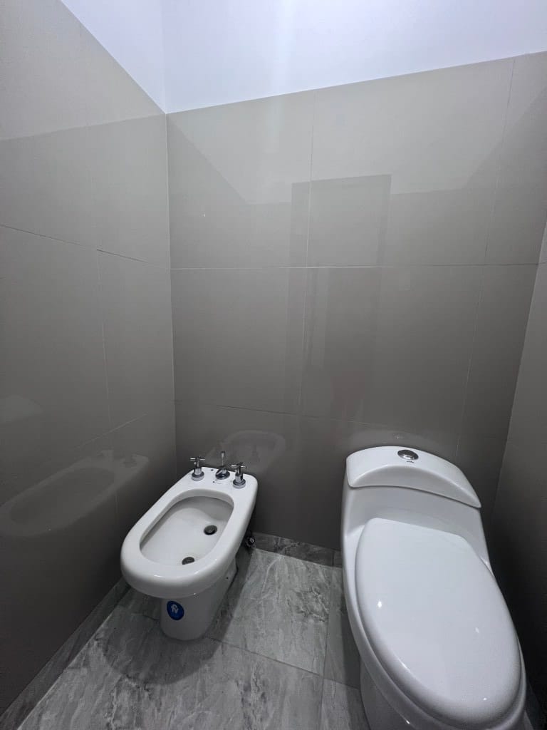 CONJUNTO PRIVADO: REMODELADA ÚNICA CON PATIO GIGANTE — foto 26