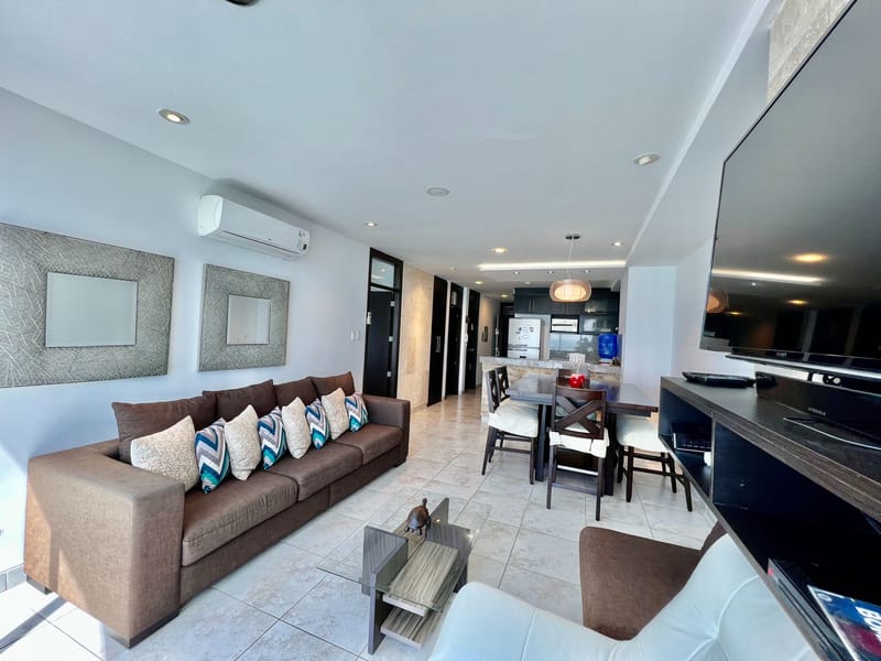 SAN LORENZO: GORGEOUS OCEANFRONT APARTMENT IN A BUILDING WITH A POOL, GYM, HOT TUB, AND ROOFTOP — photo 11