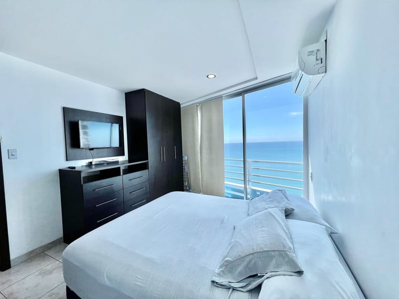 SAN LORENZO: GORGEOUS OCEANFRONT APARTMENT IN A BUILDING WITH A POOL, GYM, HOT TUB, AND ROOFTOP — photo 14