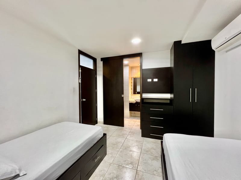 SAN LORENZO: GORGEOUS OCEANFRONT APARTMENT IN A BUILDING WITH A POOL, GYM, HOT TUB, AND ROOFTOP — photo 20