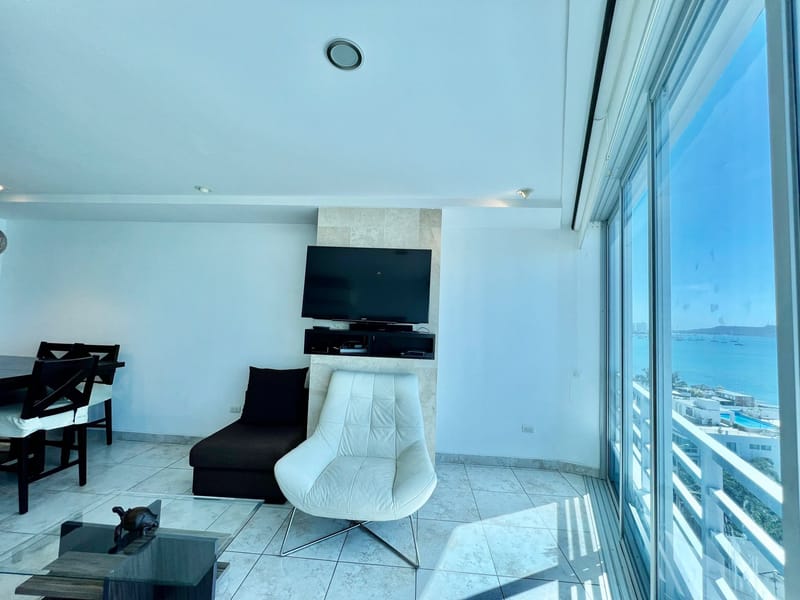 SAN LORENZO: GORGEOUS OCEANFRONT APARTMENT IN A BUILDING WITH A POOL, GYM, HOT TUB, AND ROOFTOP — photo 12