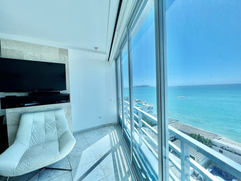 SAN LORENZO: GORGEOUS OCEANFRONT APARTMENT IN A BUILDING WITH A POOL, GYM, HOT TUB, AND ROOFTOP — photo 6