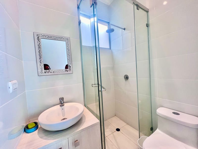 SAN LORENZO: BRAND-NEW SUITES IN A BEACHFRONT BUILDING WITH A POOL AND ROOFTOP — photo 7