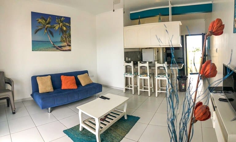 SPECIAL OFFER! BEAUTIFUL, RENOVATED SUITE WITH A BALCONY IN SALINAS — photo 2