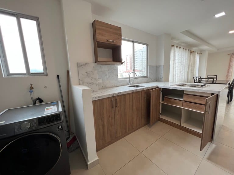 BRAND NEW BEAUTIFUL CONDO NEAR THE SEA WITH JACUZZI — foto 2