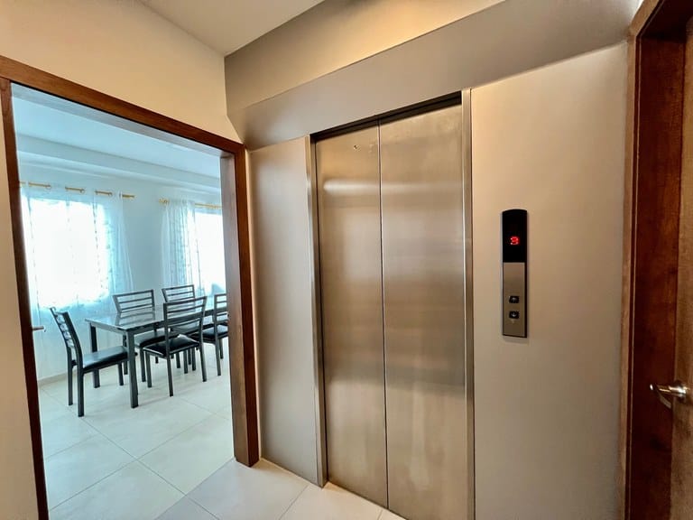 BRAND NEW BEAUTIFUL CONDO NEAR THE SEA WITH JACUZZI — foto 14