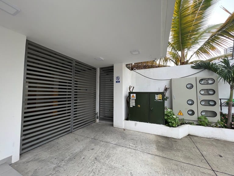 BRAND NEW BEAUTIFUL CONDO NEAR THE SEA WITH JACUZZI — foto 17
