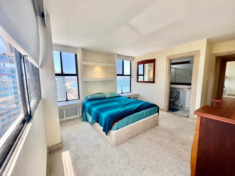 AMAZING PENTHOUSE WITH 360-DEGREE VIEWS — photo 24