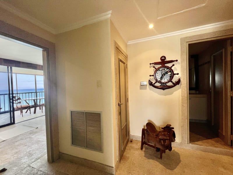 AMAZING PENTHOUSE WITH 360-DEGREE VIEWS — photo 19