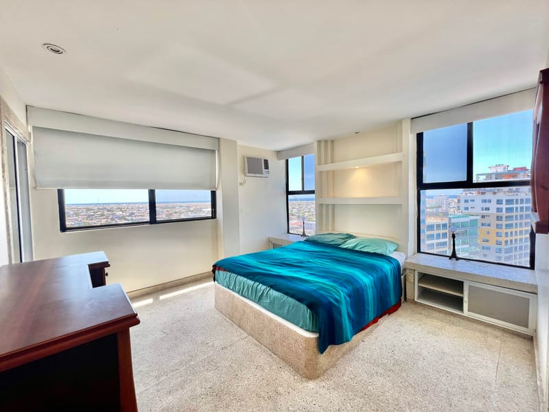 AMAZING PENTHOUSE WITH 360-DEGREE VIEWS — photo 22