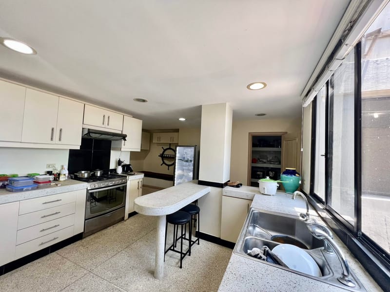 AMAZING PENTHOUSE WITH 360-DEGREE VIEWS — photo 28