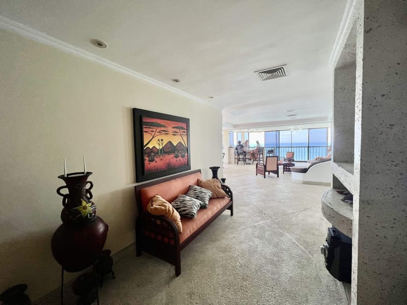 AMAZING PENTHOUSE WITH 360-DEGREE VIEWS — photo 27