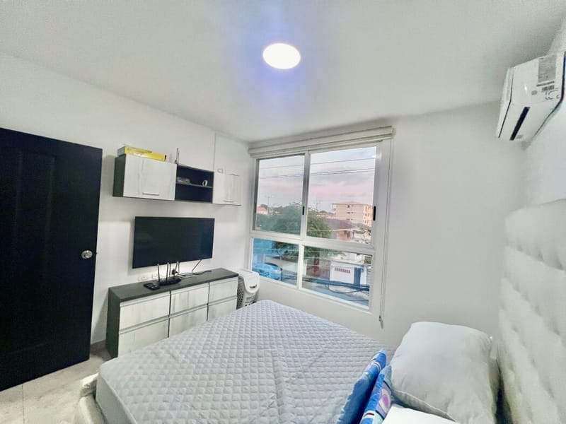 FOR SALE: APARTMENT IN A MODERN BUILDING WITH A POOL — photo 12
