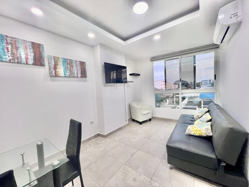 FOR SALE: APARTMENT IN A MODERN BUILDING WITH A POOL — photo 2