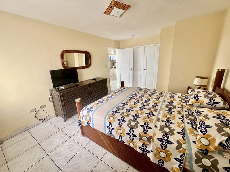 Stunning Beachfront Corner Condo in Chipipe — photo 11