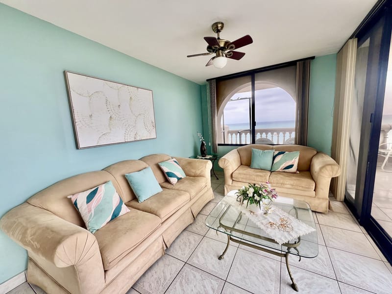 Stunning Beachfront Corner Condo in Chipipe — photo 3