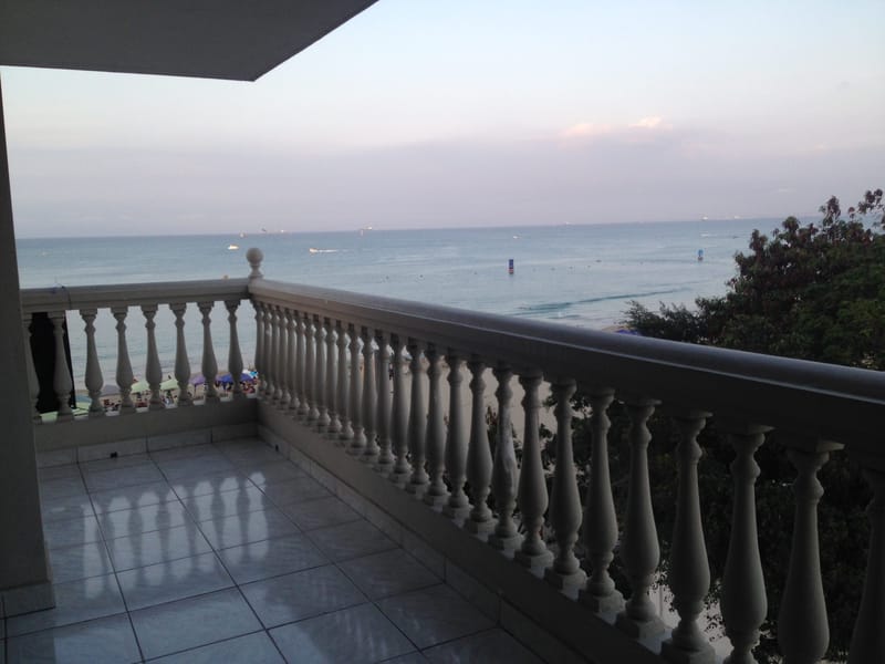 Stunning Beachfront Corner Condo in Chipipe — photo 19