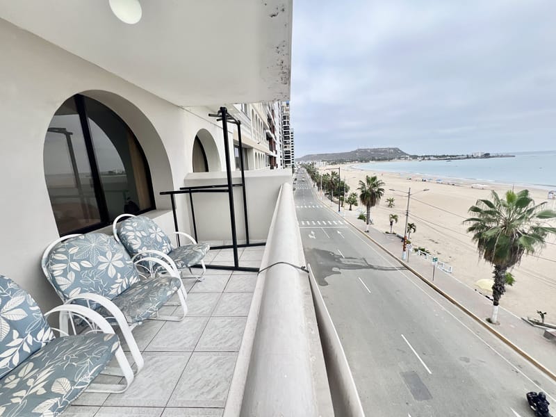Stunning Beachfront Corner Condo in Chipipe — photo 8