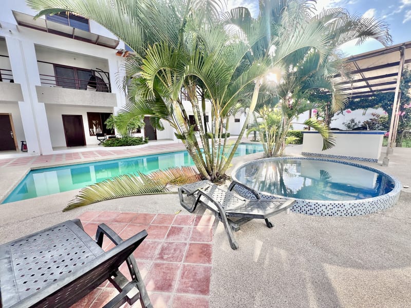 CONJUNTO CERRADO CERCA DEL MALECON CON PISCINA — foto 20