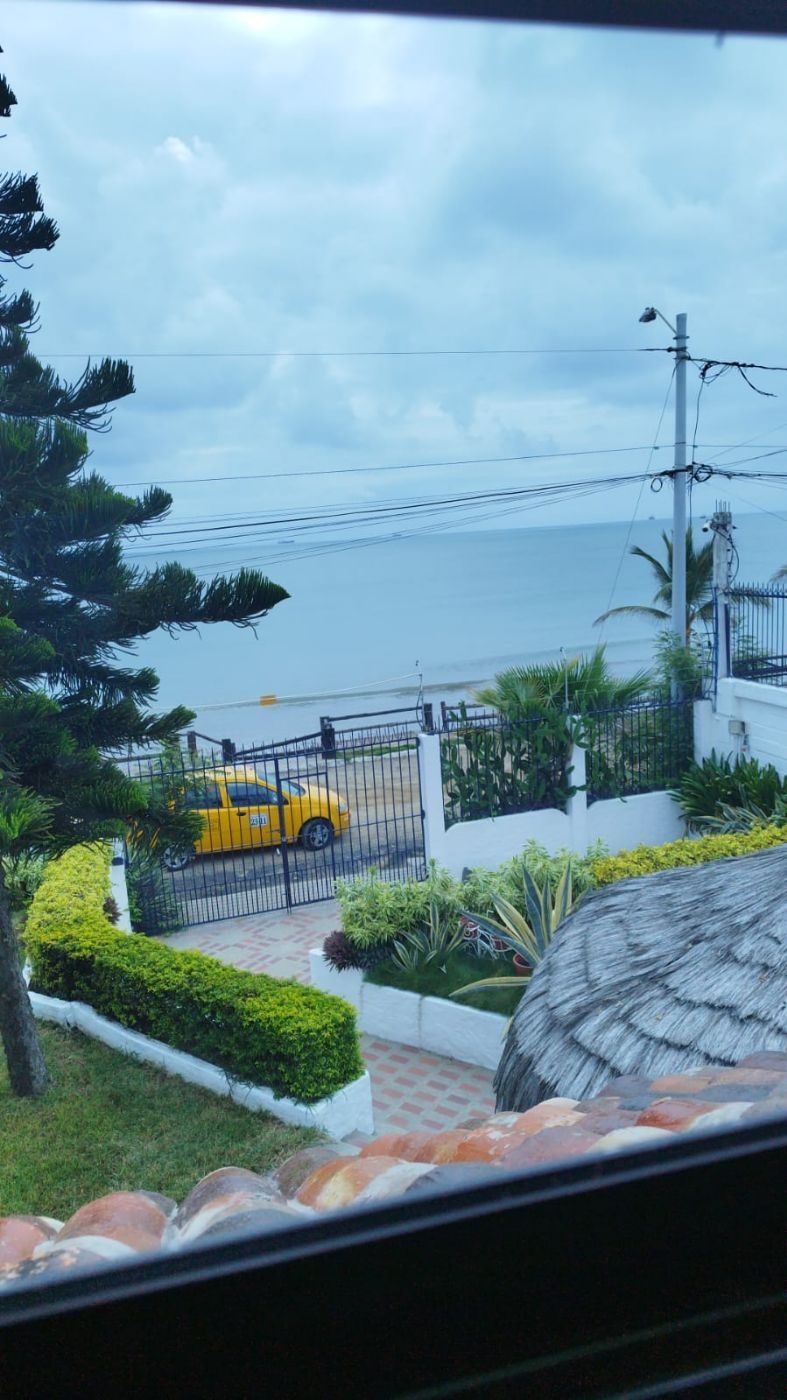 MILINA: 1,200 M2 CORNER PROPERTY ON THE BEACHFRONT WITH A SWIMMING POOL  — photo 15