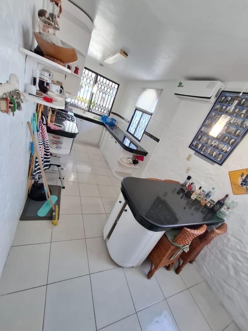 MILINA: 1,200 M2 CORNER PROPERTY ON THE BEACHFRONT WITH A SWIMMING POOL  — photo 10
