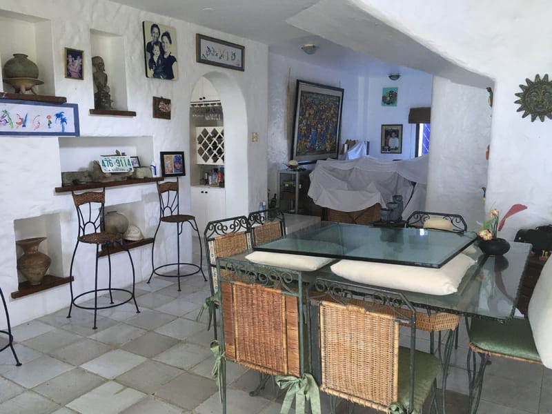 MILINA: 1,200 M2 CORNER PROPERTY ON THE BEACHFRONT WITH A SWIMMING POOL  — photo 9