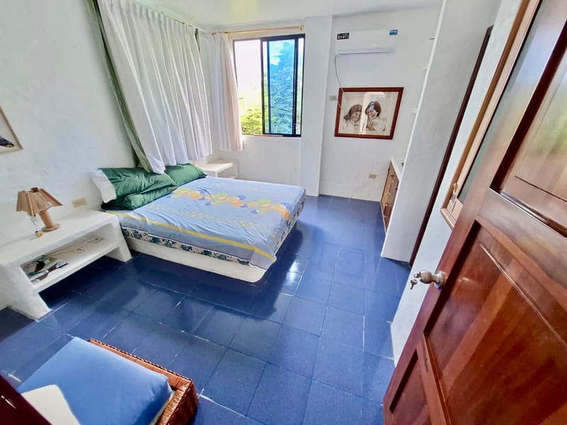 MILINA: 1,200 M2 CORNER PROPERTY ON THE BEACHFRONT WITH A SWIMMING POOL  — photo 20