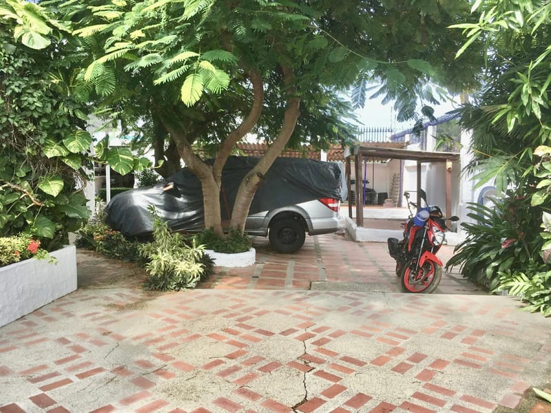 MILINA: 1,200 M2 CORNER PROPERTY ON THE BEACHFRONT WITH A SWIMMING POOL  — photo 7