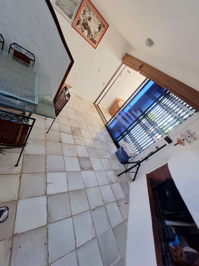 MILINA: 1,200 M2 CORNER PROPERTY ON THE BEACHFRONT WITH A SWIMMING POOL  — photo 6