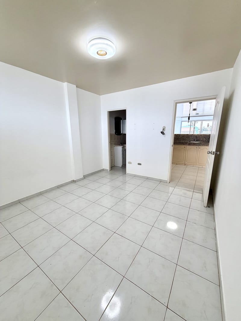 SAN LORENZO: AMPLIA SUITE A 3 CUADRAS DEL MAR — foto 5