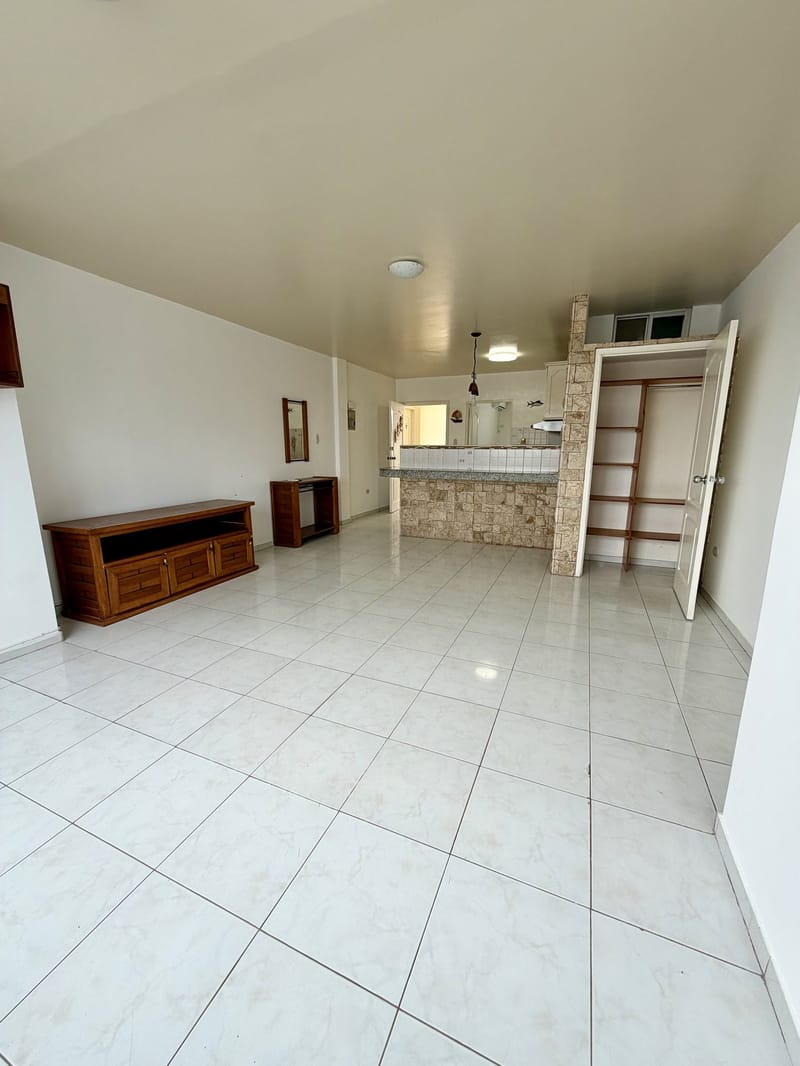 SAN LORENZO: AMPLIA SUITE A 3 CUADRAS DEL MAR — foto 3