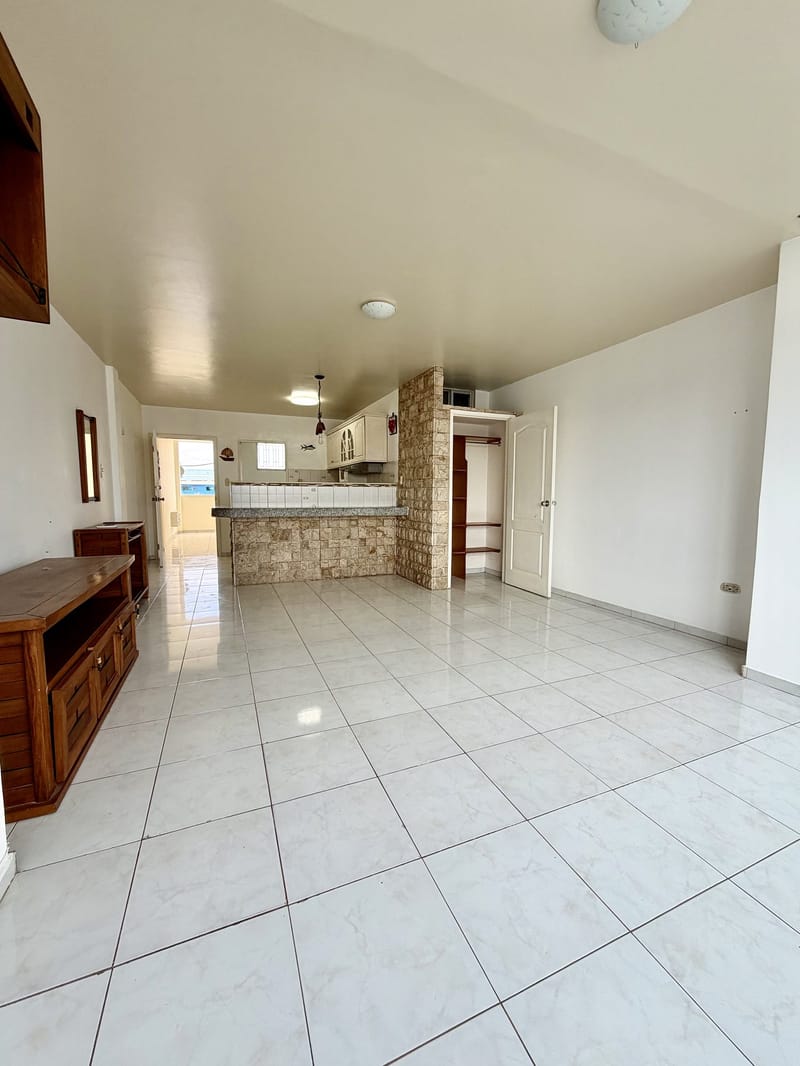 SAN LORENZO: AMPLIA SUITE A 3 CUADRAS DEL MAR — foto 2